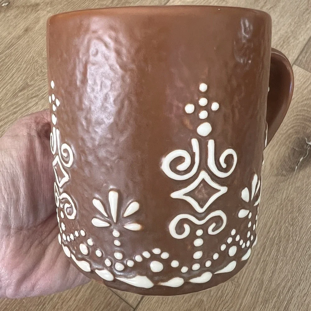 Pottery Barn Iced Gingerbread Snowflake‎ Stoneware Mug 14 oz Brown